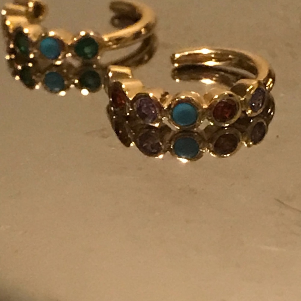 Gold Earhook - Picture 7 of 7